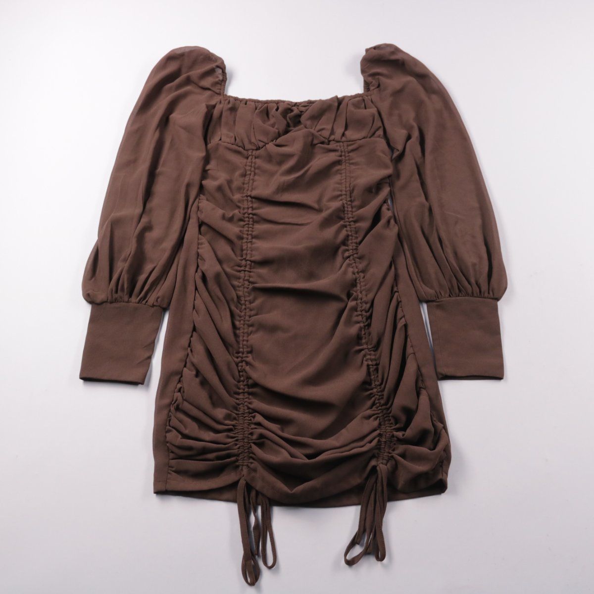 платье PrettyLittleThing