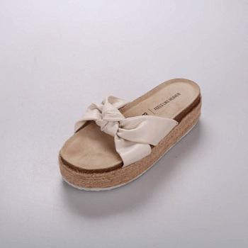 шлёпанцы New Yorker