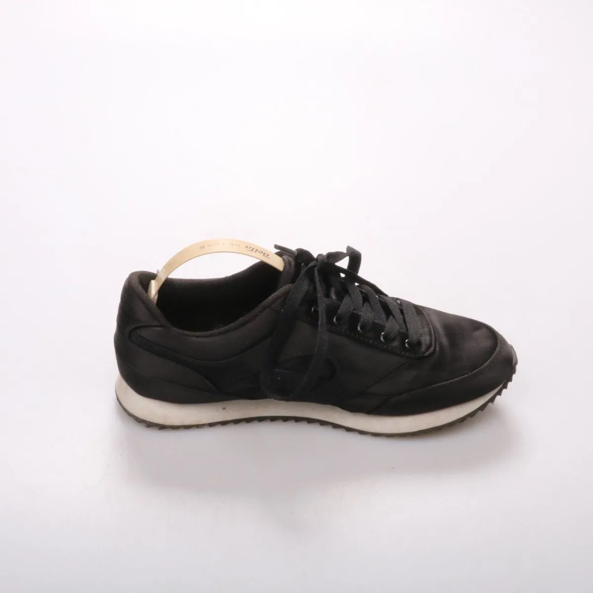 кроссовки Divided