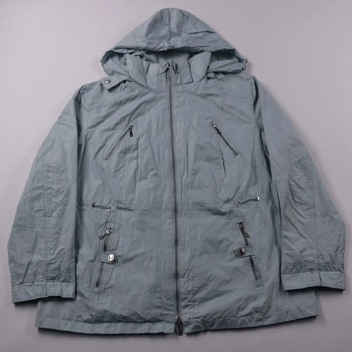 куртка не указано