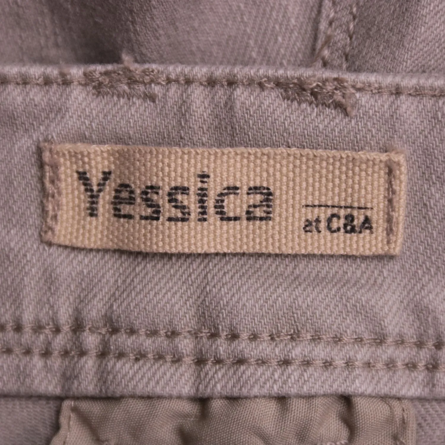 Серые узкие джинсы Yessica с отделкой карманов, размер 40 (XS)
